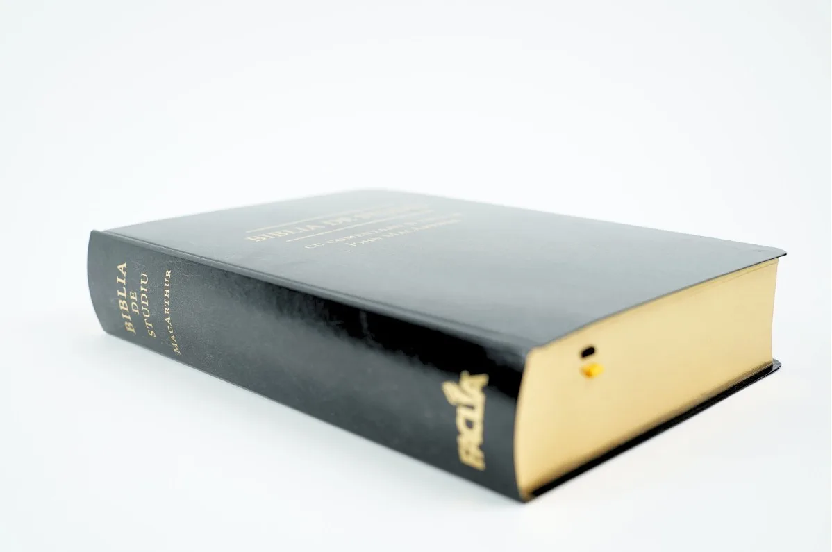 Biblie de studiu cu comentarii și note de John MacArthur - imagine 4