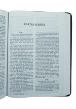 Biblie ortodoxă 073 neagră cu cruce margini albe - imagine 3